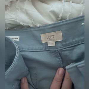 Loft Cropped Chinos. Size 8. Curvy straight crop